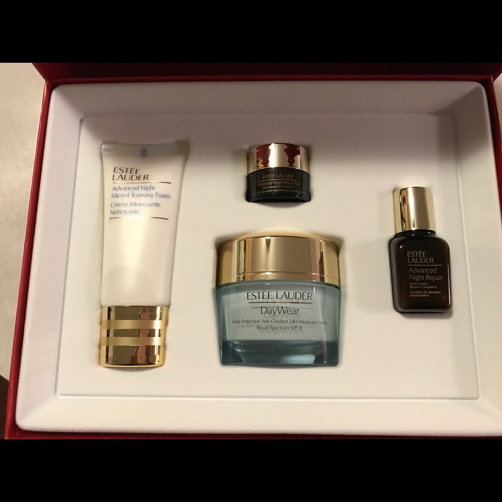 Estée Lauder Protect + Hydrate Gift Set